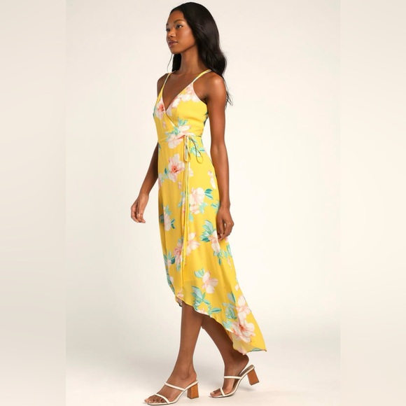 NWT Lulus Blooming Bright Yellow Floral Print
High-Low Wrap Midi Dress (Size XS) - Picture 2 of 3